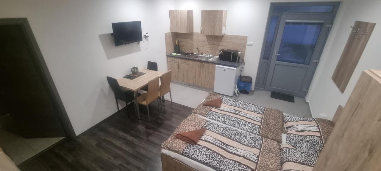 Alexej Apartmany Veľký Meder Bagian luar foto